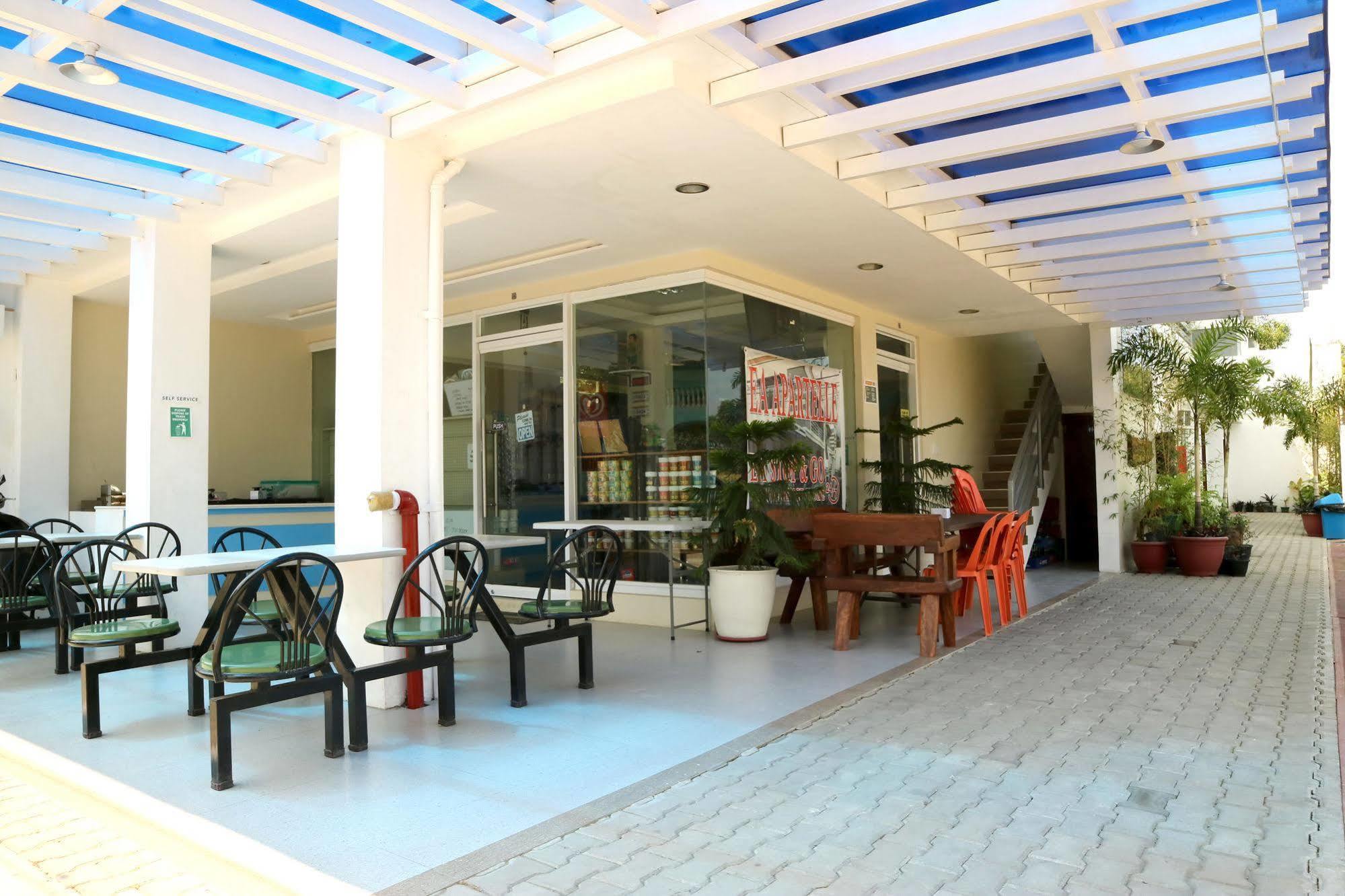Ea Apartelle - Metro Hostel *