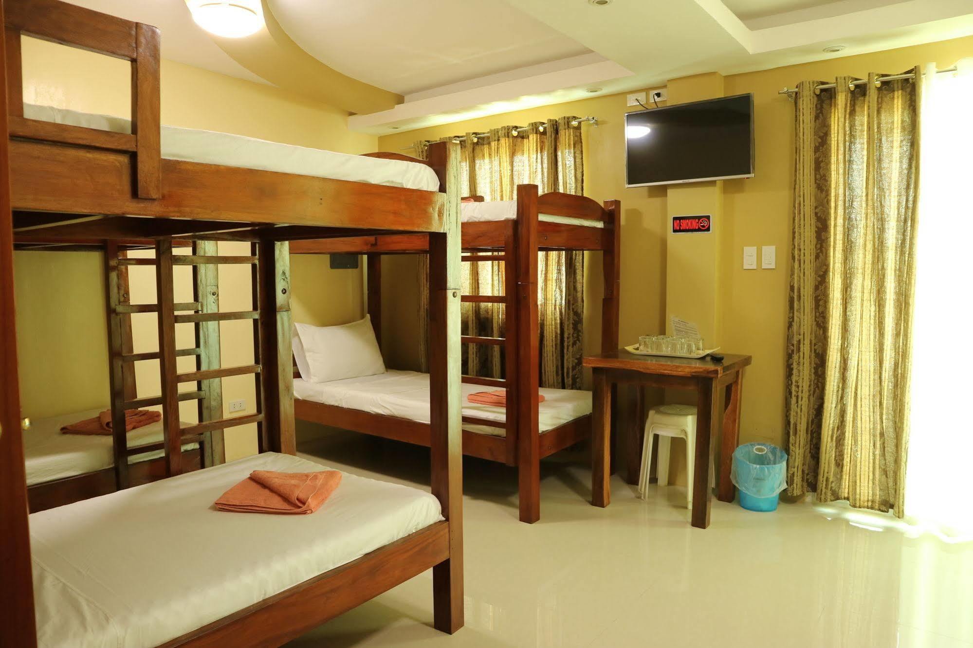 Ea Apartelle - Metro Hostel Vigan