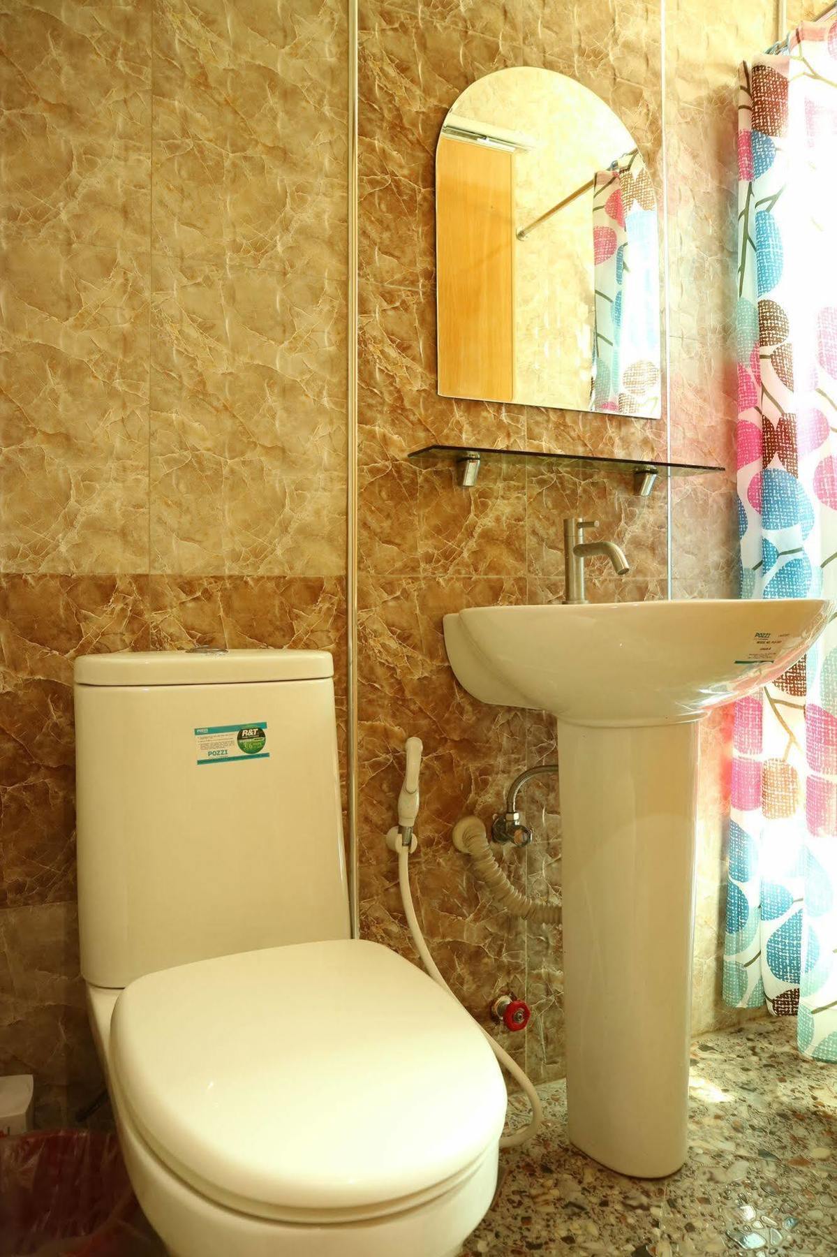 Ea Apartelle - Metro * Vigan